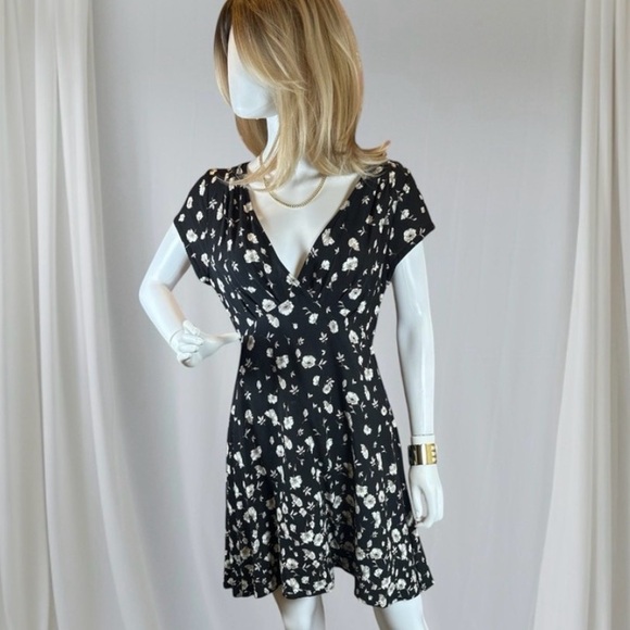 Free People Dresses & Skirts - Free People Black and White Midi Dress